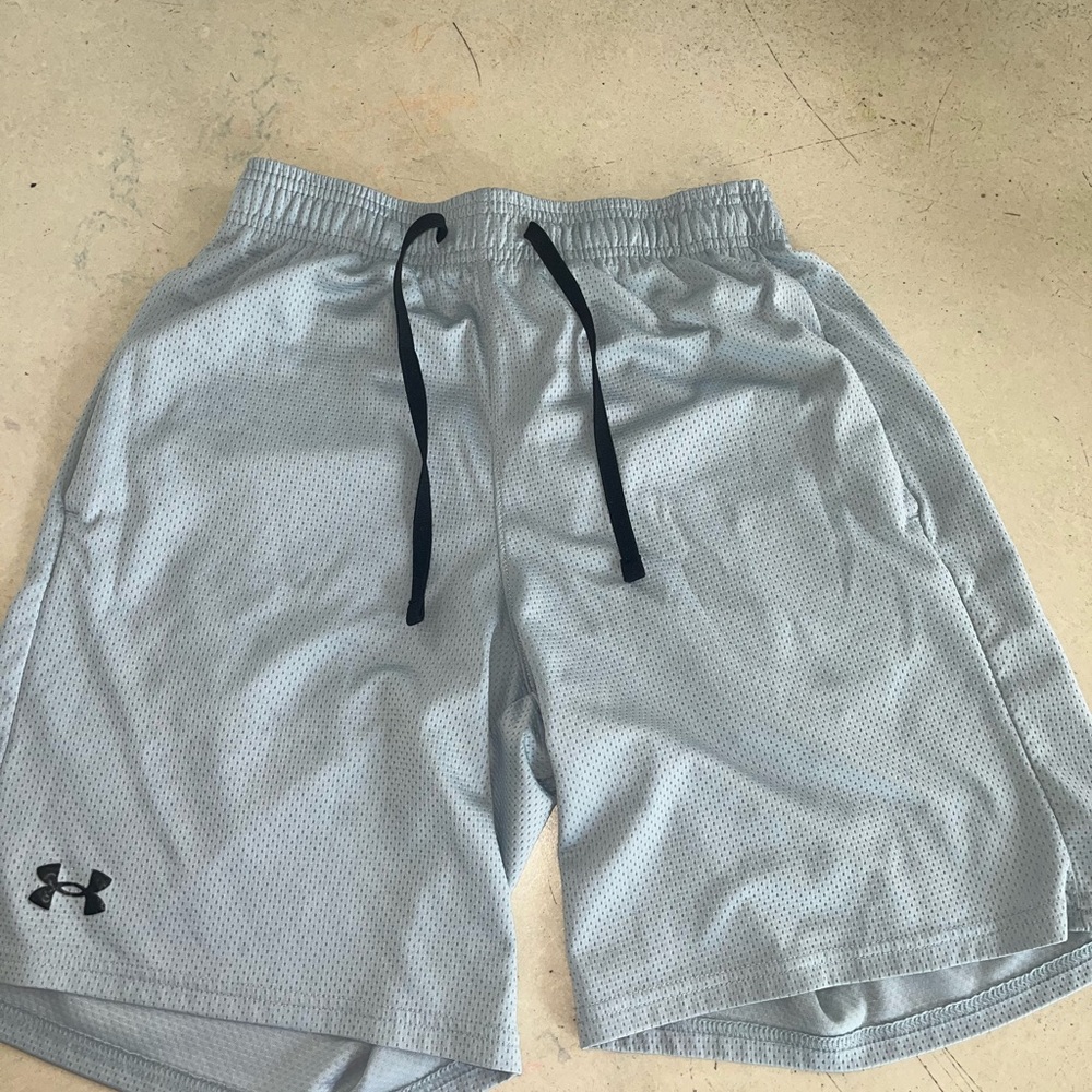Under Armour|Medium-Boys| Light Silver